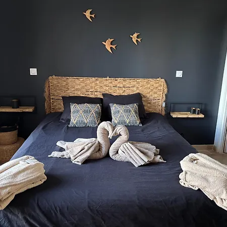 La Pierre Doree - - Jacuzzi Privatif Holiday home